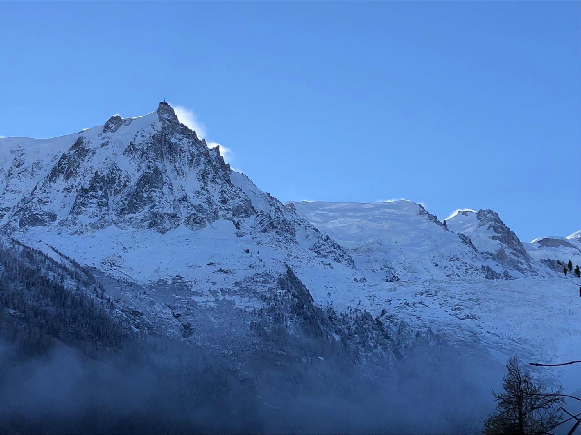 דירות Les Alpins - Centre De Chamonix - Renove Avec Jardin Et Vue Imprenable Sur Le Montblanc מראה חיצוני תמונה