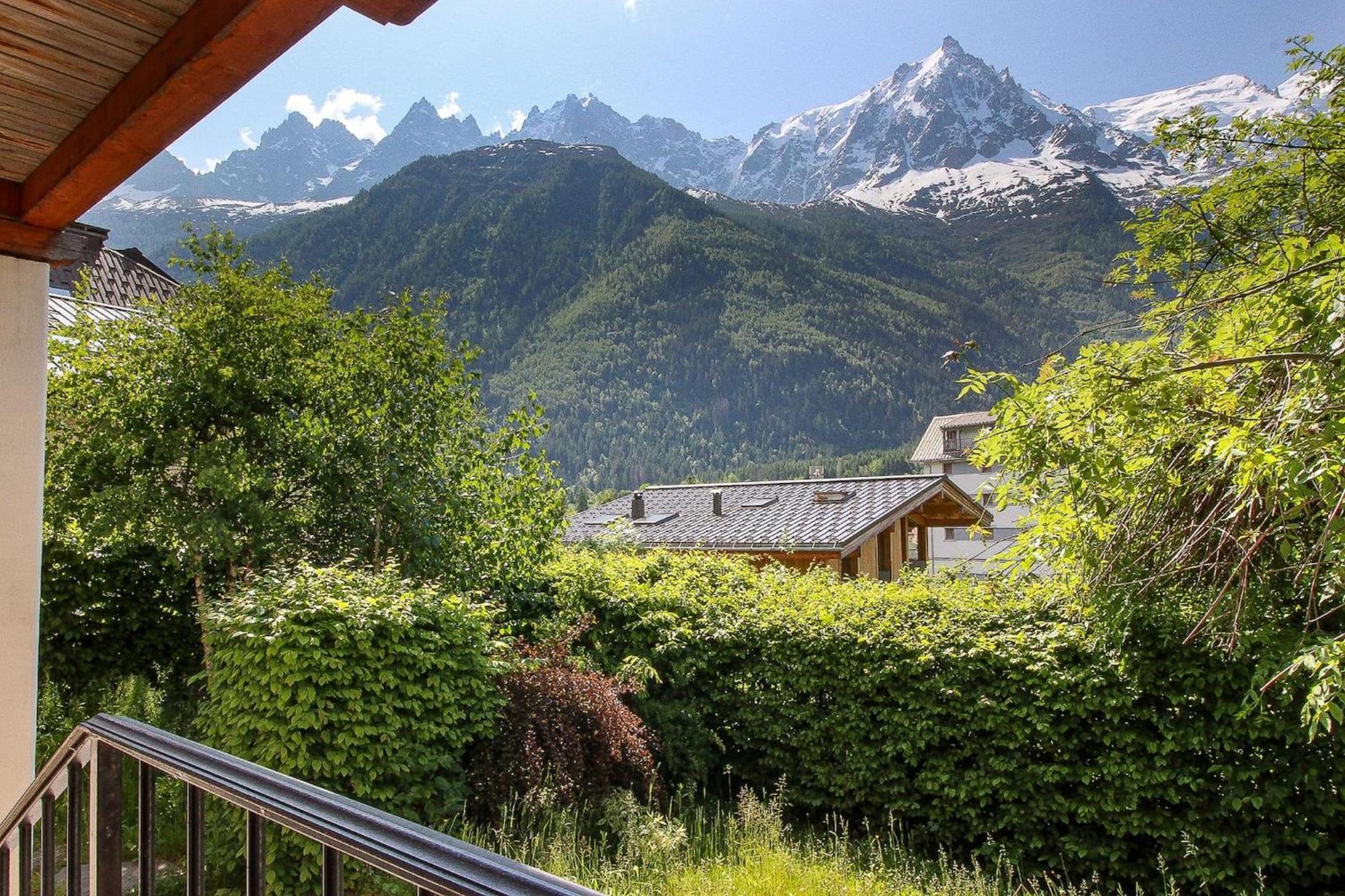 דירות Les Alpins - Centre De Chamonix - Renove Avec Jardin Et Vue Imprenable Sur Le Montblanc מראה חיצוני תמונה